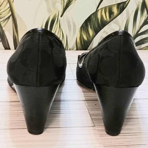 Coach Black Open Toe Wedge Shoes, Size 6 - Picture 8 of 10